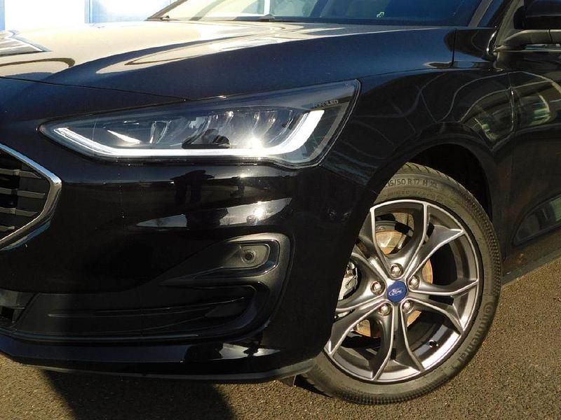 Gebraucht Ford Focus Titanium 125 PS (91 kW) 2023 Schwarz Limousine