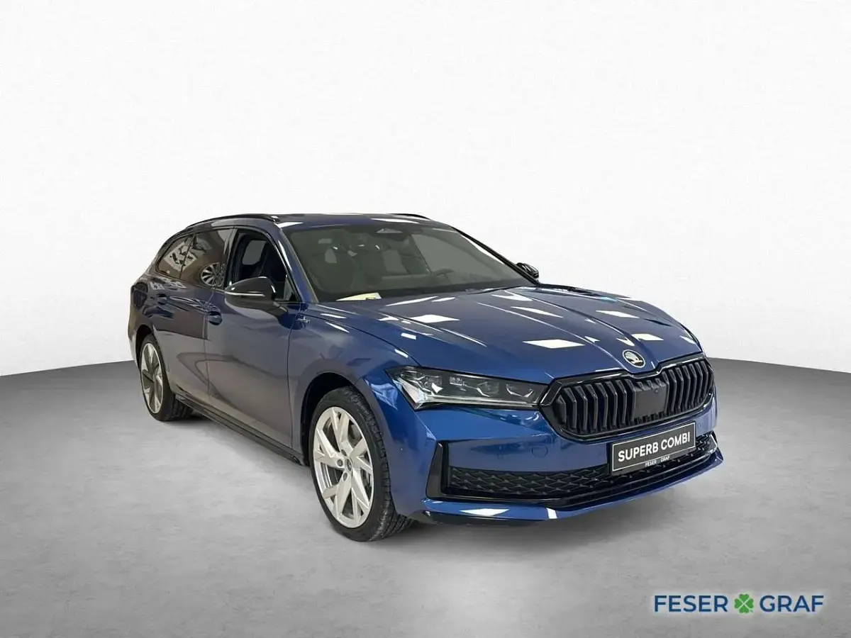 Neu Skoda Superb SportLine 193 PS (141 kW) 2026 Atlantikblau metallic Kombi