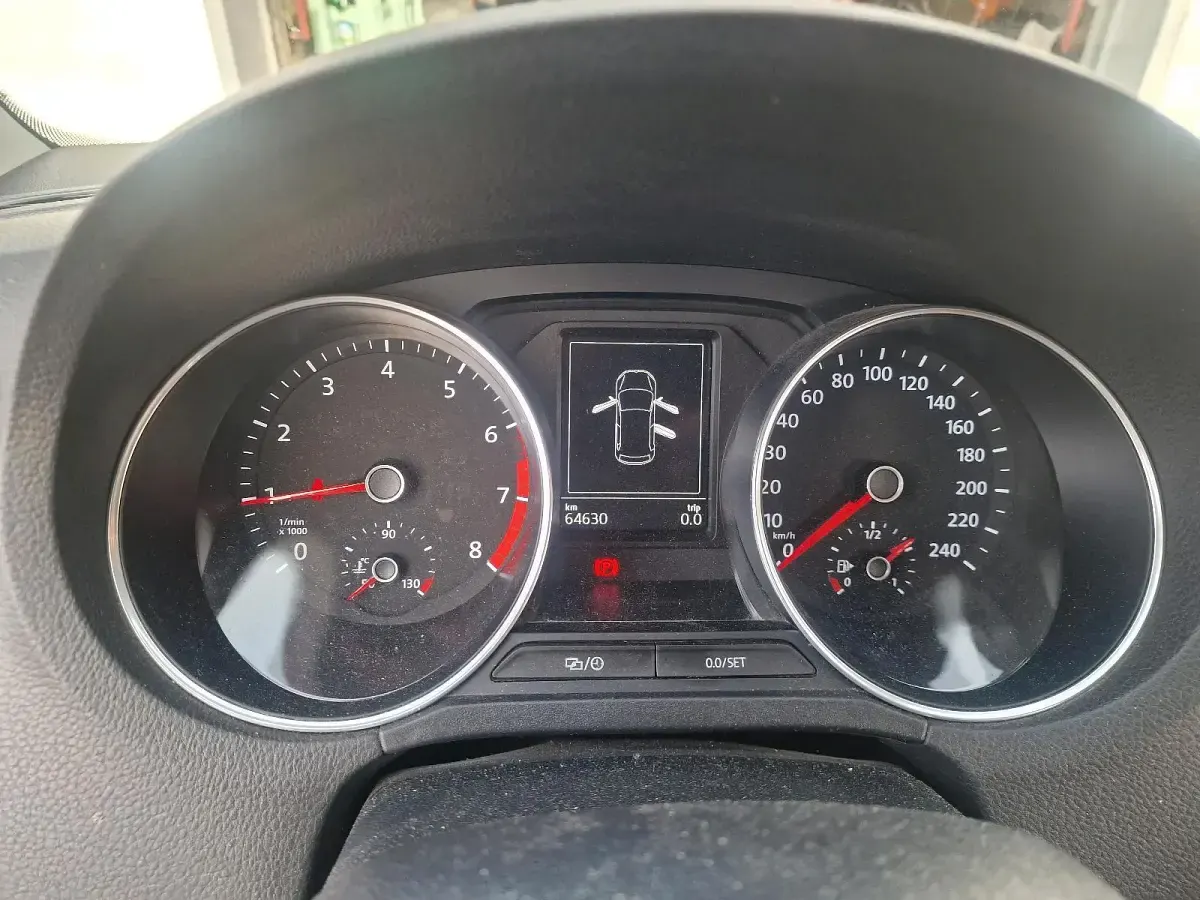 Second-hand VW Polo 90 CP (66 kW) 2015 Gri Berlinǎ