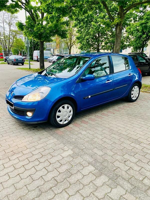Blau Gebraucht 2007 Renault Clio II Limousine | 1.150 € (Superpreis) - Bild 1/4