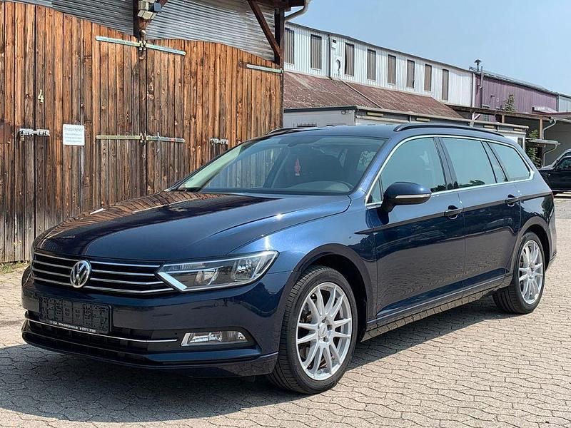 Blau Gebraucht 2016 VW Passat Comfortline Kombi | 9.000 € (Guter Preis) - Bild 1/4