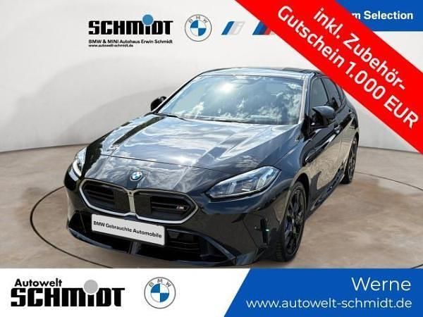 Schwarz ((schwarz) black saphire) Gebraucht 2024 BMW 135 Shadowline Kleinwagen | 39.390 € (Fairer Preis) - Bild 1/4