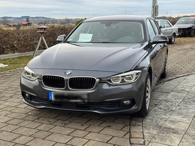 Gebraucht BMW 320 190 PS (139 kW) 2018 Grau Kombi
