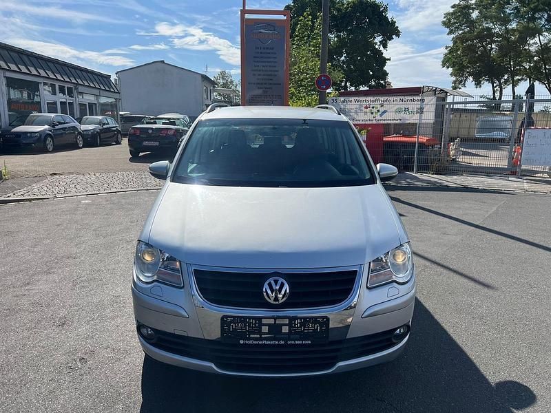Silber Gebraucht 2009 VW Touran Van / Kleinbus | 4.950 € (Fairer Preis) - Bild 1/4