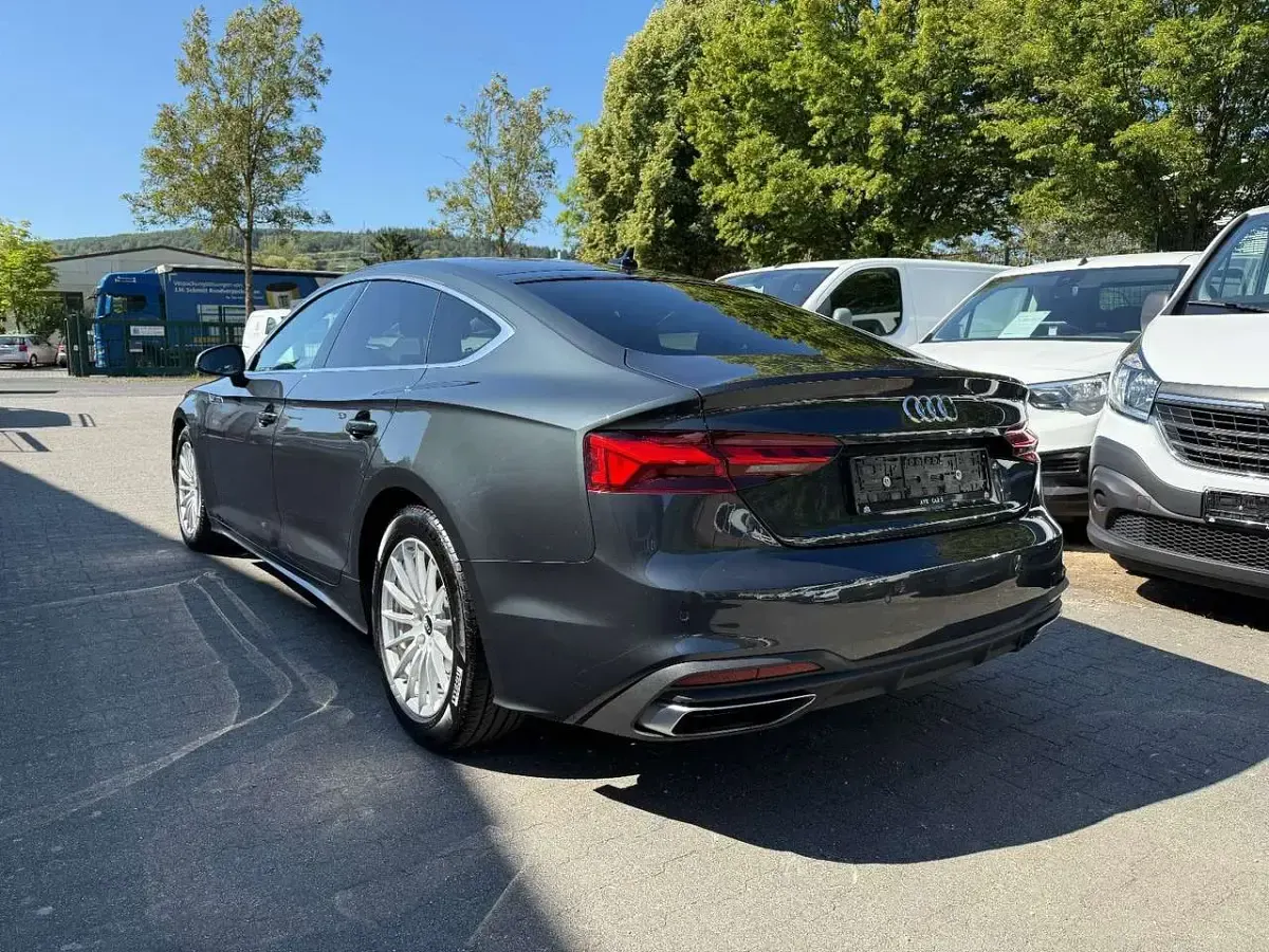 Gebraucht Audi A5 Sportback Business 163 PS (119 kW) 2021 Grau Kleinwagen