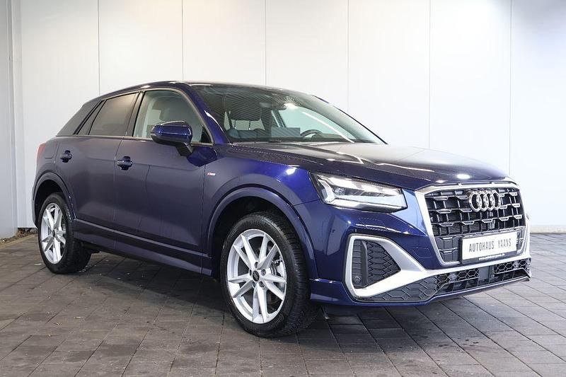 Gebraucht Audi Q2 S-Line 150 PS (110 kW) 2024 Blau SUV