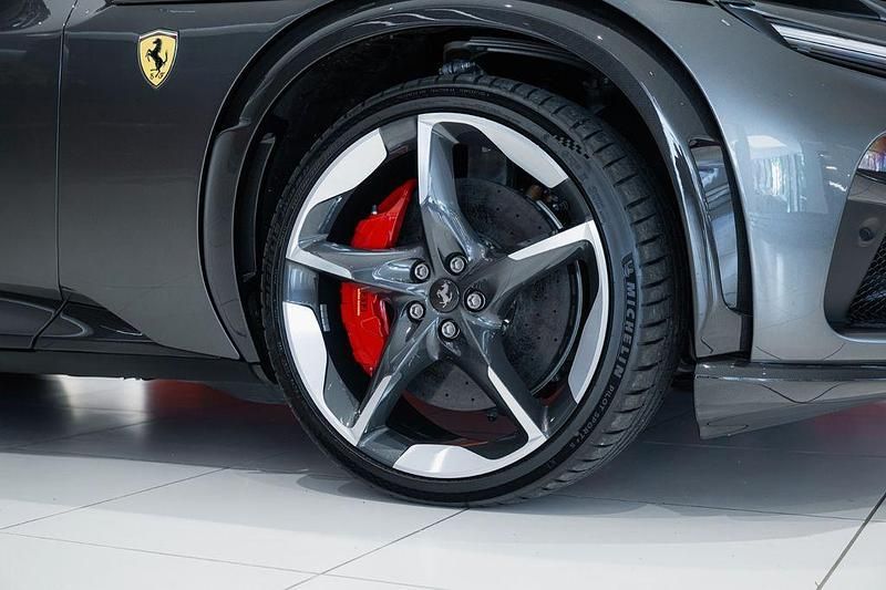 Second-hand Ferrari Purosangue 725 CP (533 kW) 2023 Gri SUV