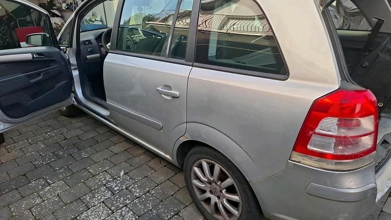 Gebraucht Opel Zafira 140 PS (102 kW) 2008 Grau Van / Kleinbus