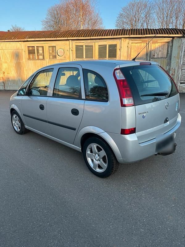 Gebraucht Opel Meriva 105 PS (77 kW) 2004 Silber Van / Kleinbus