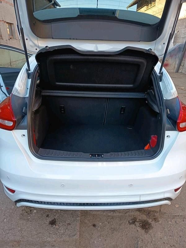 Gebraucht Ford Focus 150 PS (110 kW) 2016 Weiß Limousine