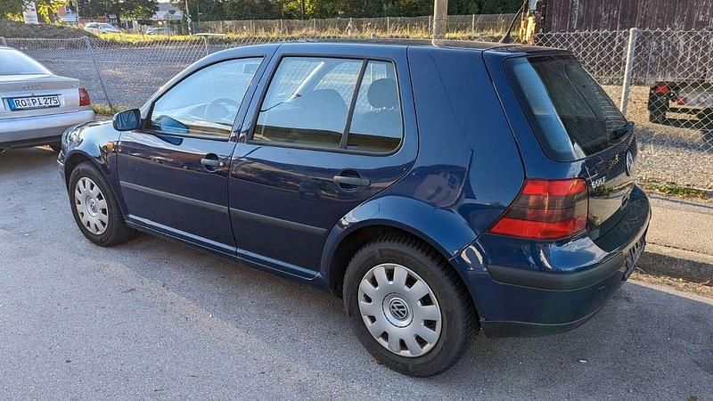 Gebraucht VW Golf IV Edition 75 PS (55 kW) 2001 Indigoblau perleffekt Limousine
