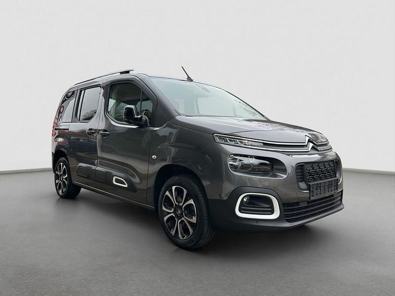Gebraucht Citroën Berlingo Shine 131 PS (96 kW) 2022 Schwarz Van / Kleinbus