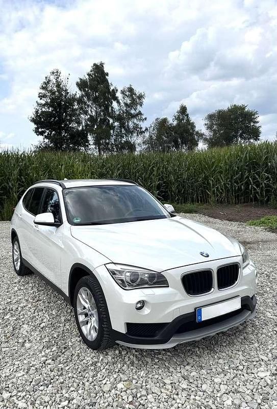 Weiß Gebraucht 2014 BMW X1 SUV | 12.500 € (Etwas zu teuer) - Bild 1/4