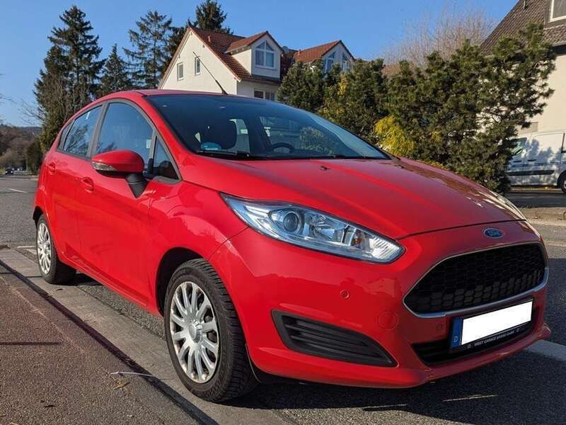 Rot Gebraucht 2016 Ford Fiesta Trend Kleinwagen | 5.900 € (Guter Preis) - Bild 1/4