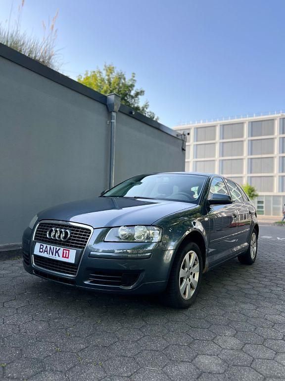 Grau Gebraucht 2005 Audi A3 Sportback Limousine | 1.000 € (Superpreis) - Bild 1/4