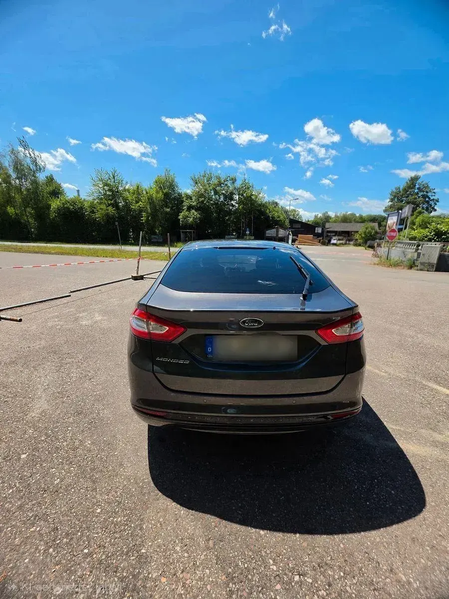 Gebraucht Ford Mondeo Titanium 160 PS (117 kW) 2018 Grau Limousine