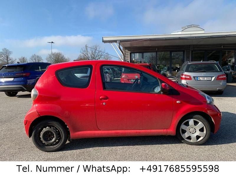 Gebraucht Toyota Aygo Cool 68 PS (50 kW) 2006 Rot Kleinwagen