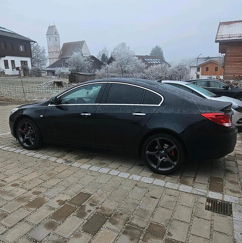 Gebraucht Opel Insignia Innovation 160 PS (117 kW) 2011 Schwarz Limousine