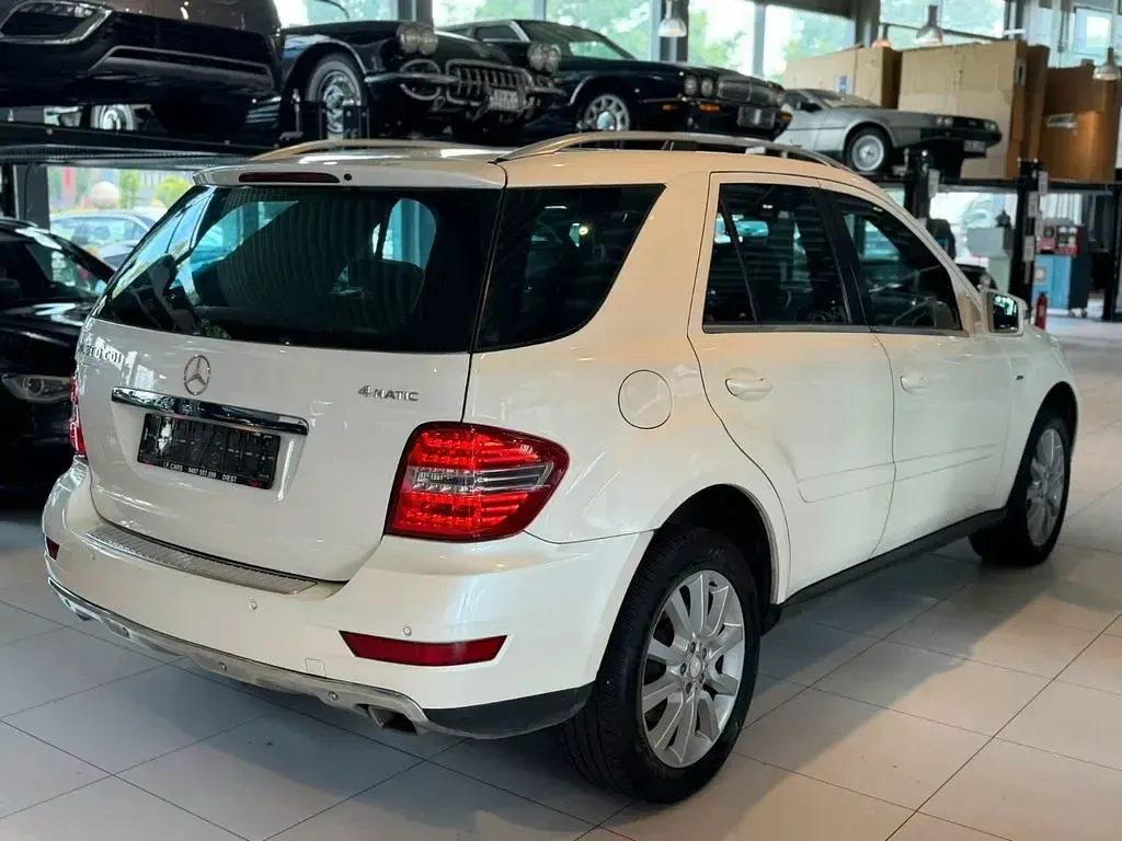Gebraucht Mercedes ML300 Edition 204 PS (150 kW) 2011 Weiß SUV