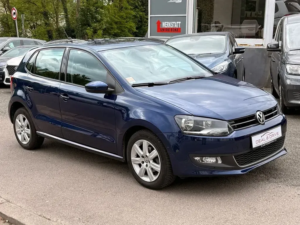 Gebraucht VW Polo Highline 90 PS (66 kW) 2013 Blau Kleinwagen