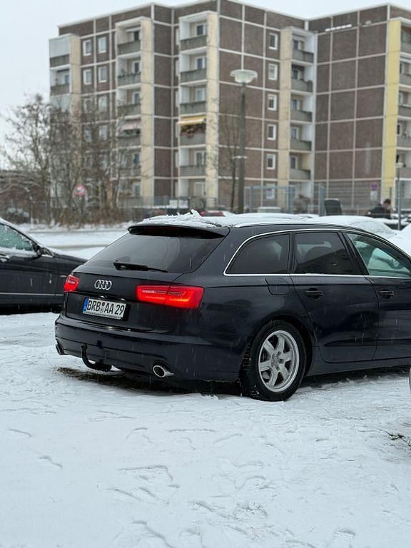 Gebraucht Audi A6 Ambiente 190 PS (139 kW) 2014 Blau Kombi