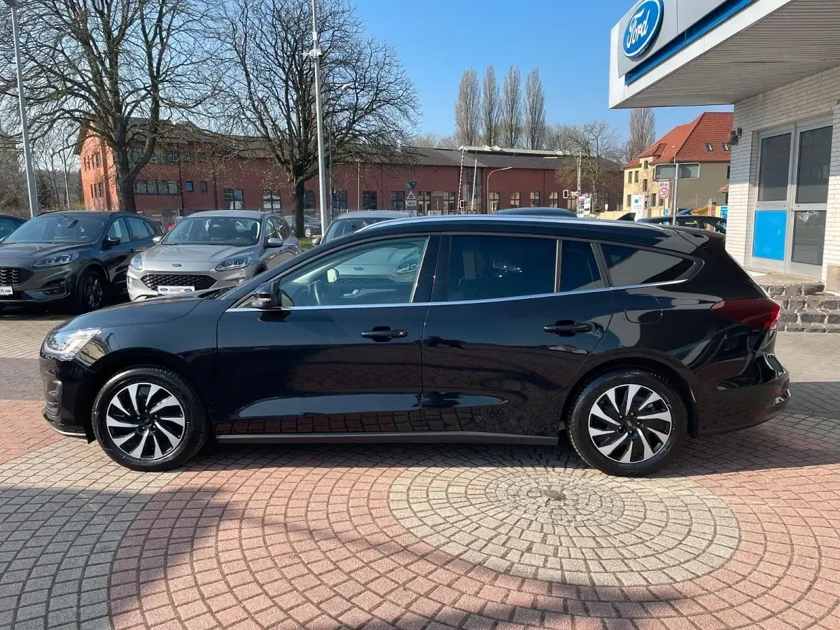 Używany Ford Focus Titanium 125 KM (91 kW) 2024 Czarny Kombi