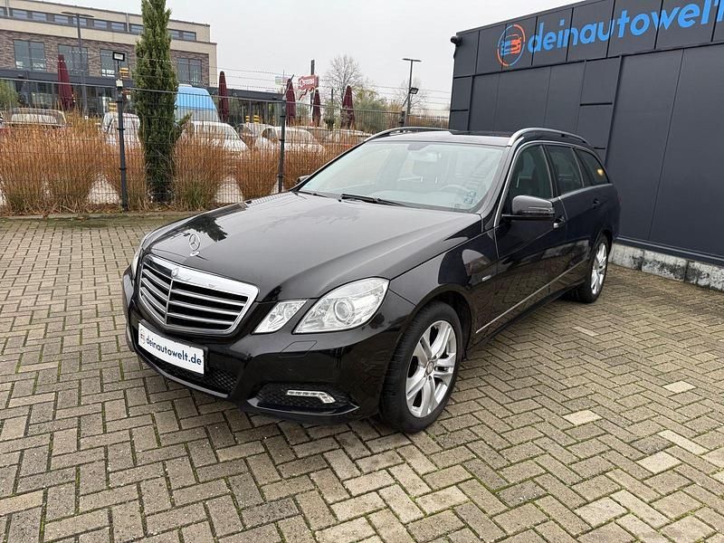 Schwarz Gebraucht 2010 Mercedes E250 Kombi | 7.900 € (Guter Preis) - Bild 1/4