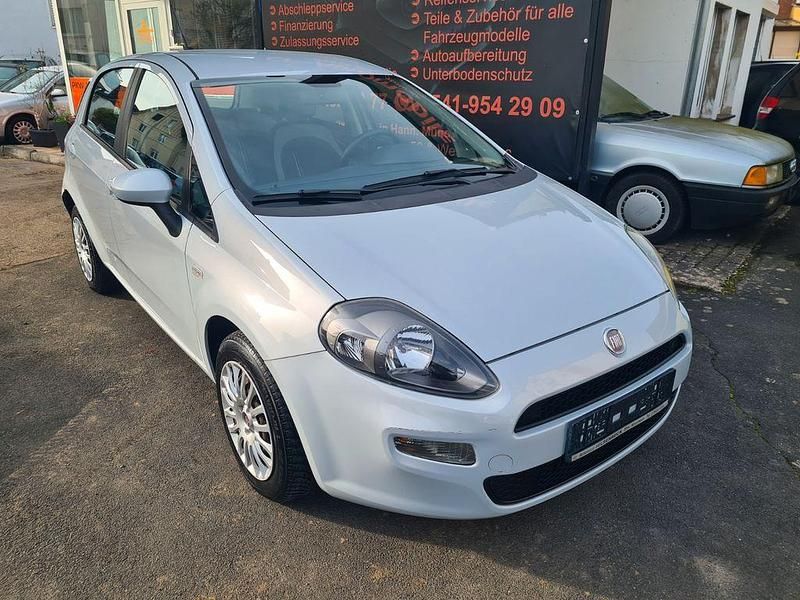 Weiß Gebraucht 2012 Fiat Punto More Limousine | 3.499 € (Etwas zu teuer) - Bild 1/4