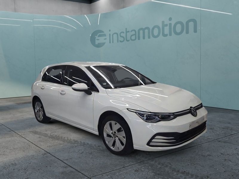 Weiß Gebraucht 2022 VW Golf VIII Style Limousine | 28.030 € (Etwas zu teuer) - Bild 1/4