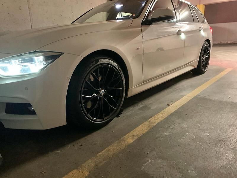 Gebraucht BMW 330 M Sport 258 PS (189 kW) 2016 Weiß Kombi