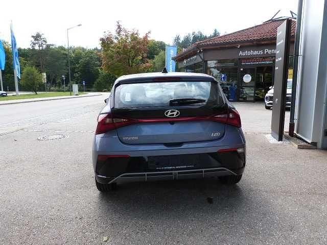Neu Hyundai i20 Comfort 101 PS (74 kW) 2025 Blau Limousine