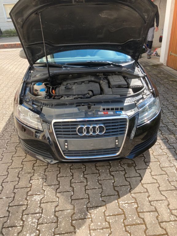 Schwarz Gebraucht 2009 Audi A3 Ambiente Limousine | 5.700 € (Etwas zu teuer) - Bild 1/4