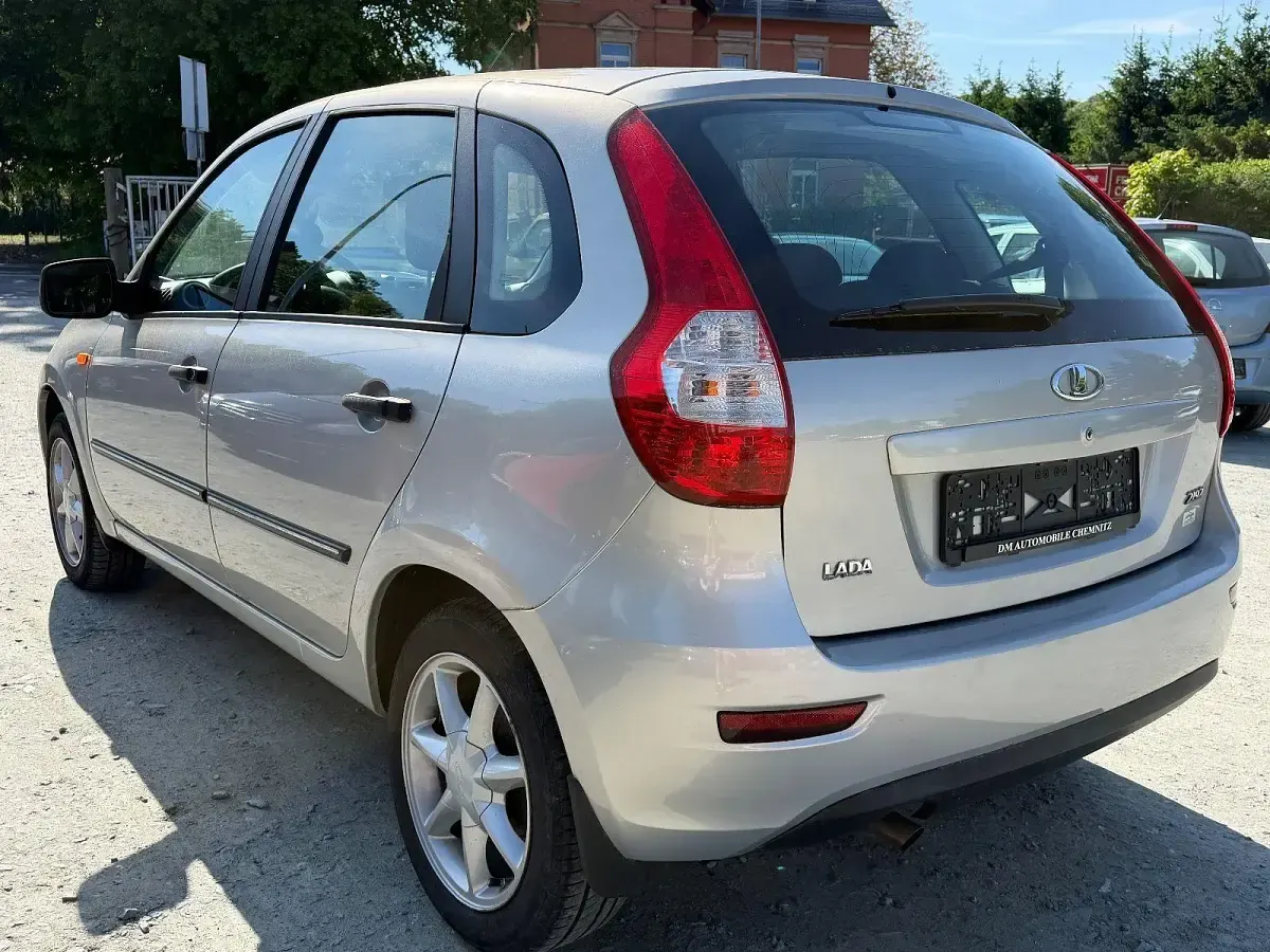Gebraucht Lada Kalina 87 PS (63 kW) 2017 Grau Kleinwagen