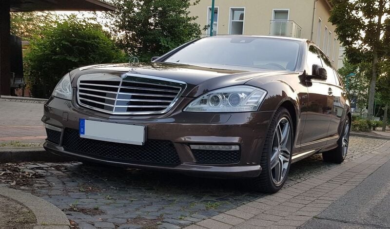 Braun Gebraucht 2012 Mercedes S63 AMG AMG Limousine | 27.400 € (Guter Preis) - Bild 1/4