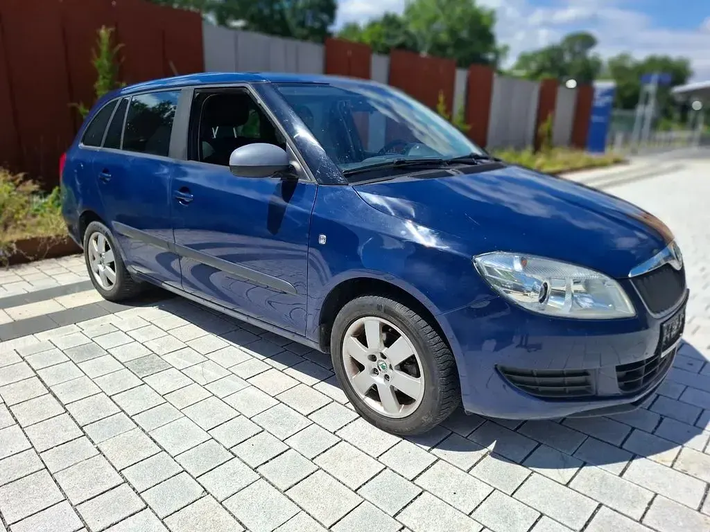 Gebraucht Skoda Fabia 90 PS (66 kW) 2011 Blau Limousine