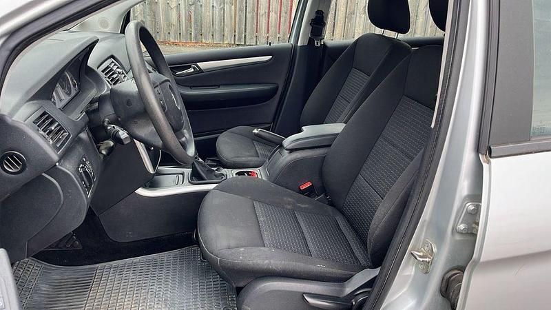 Gebraucht Mercedes B170 116 PS (85 kW) 2009 Silber Van / Kleinbus