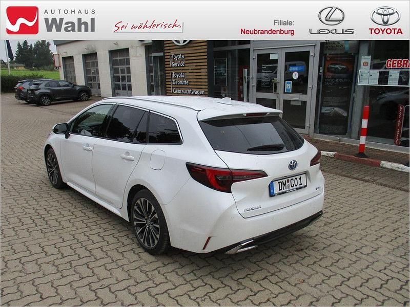 Neu Toyota Corolla 196 PS (144 kW) 2025 Weiß Kombi