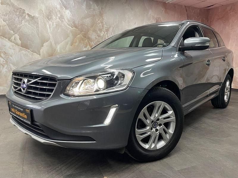 Grau Gebraucht 2016 Volvo XC60 Momentum SUV | 13.999 € (Guter Preis) - Bild 1/4