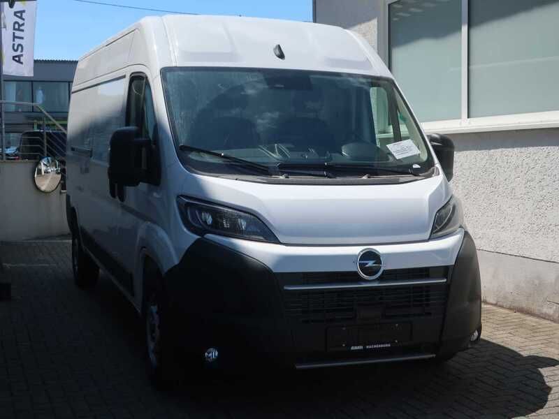 Andere farbe Gebraucht 2024 Opel Movano Van | 39.990 € - Bild 1/4