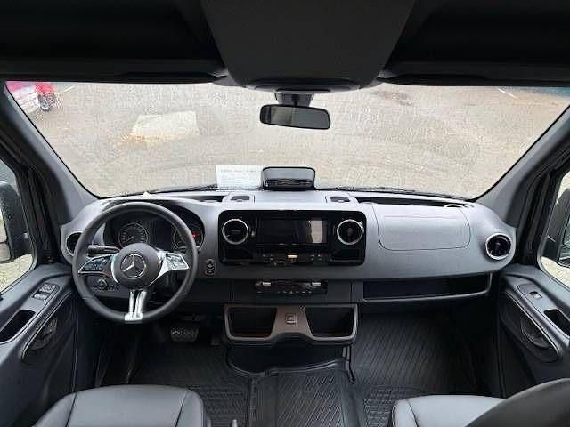 Neu Mercedes Sprinter 170 PS (125 kW) 2025 Schwarz Van