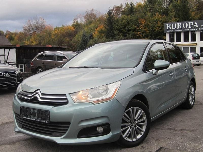 Grau Gebraucht 2011 Citroën C4 Tendance Limousine | 5.790 € (Fairer Preis) - Bild 1/4