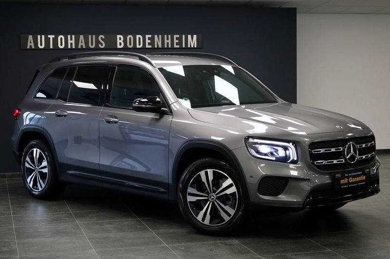 Grau Gebraucht 2020 Mercedes GLB180 SUV | 33.790 € (Etwas zu teuer) - Bild 1/4