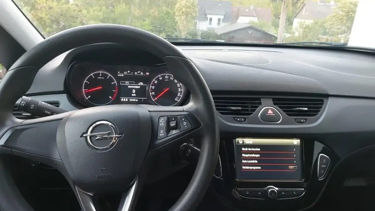 Gebraucht Opel Corsa 69 PS (50 kW) 2017 Weiß Kleinwagen