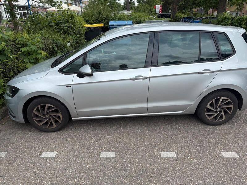 Silber Gebraucht 2018 VW Golf Sportsvan Join Van / Kleinbus | 8.500 € (Superpreis) - Bild 1/4