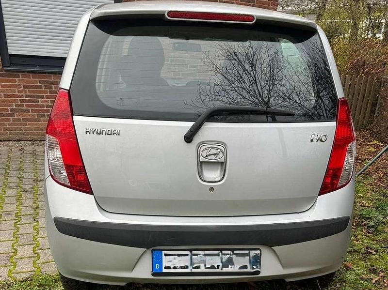 Gebraucht Hyundai i10 67 PS (49 kW) 2009 Silber Kleinwagen