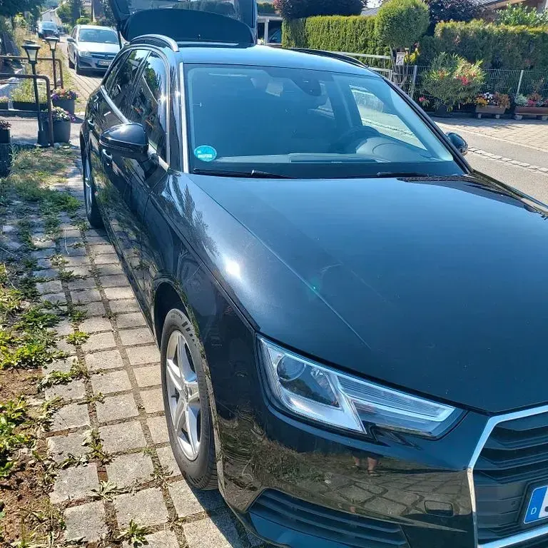 Gebraucht Audi A4 Sport 150 PS (110 kW) 2019 Schwarz Kombi