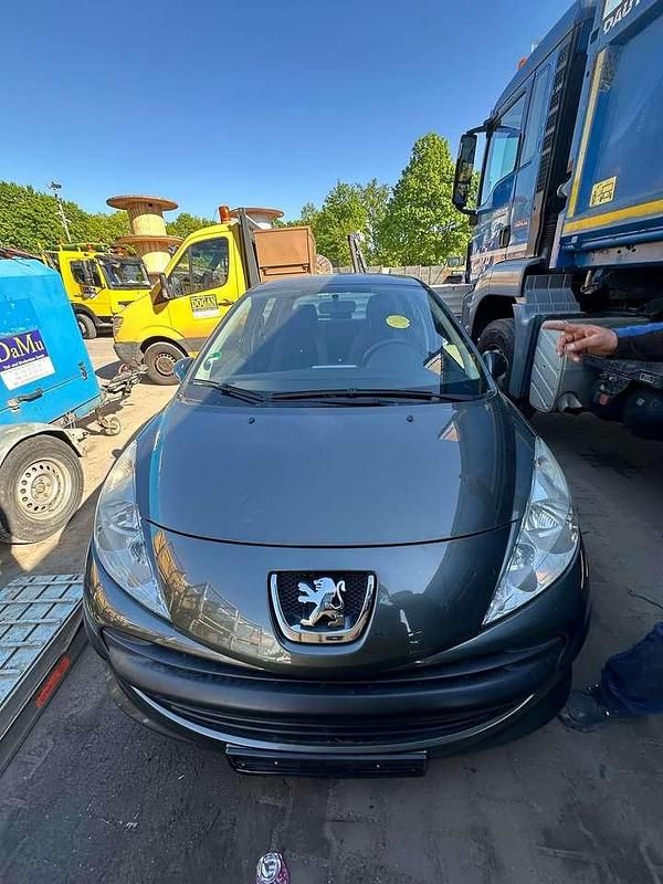 Gebraucht Peugeot 207 Filou 95 PS (69 kW) 2008 Limousine