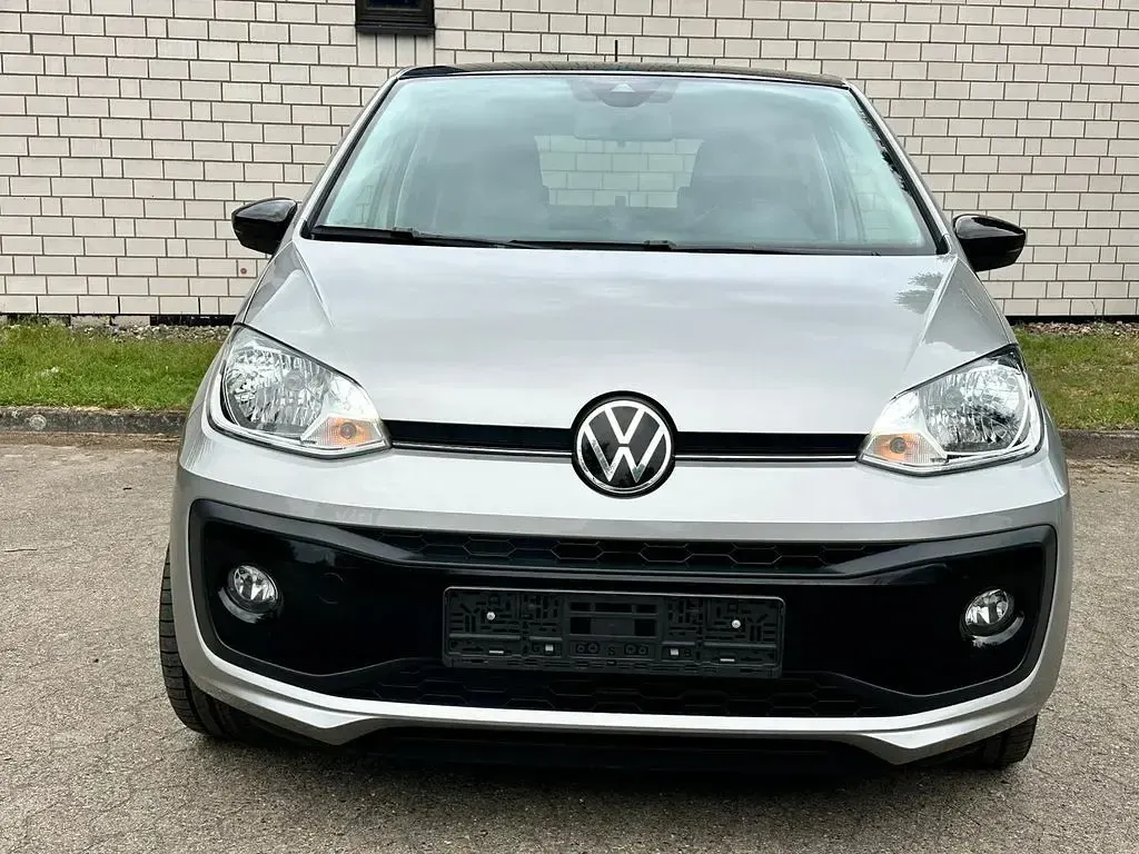 Używany VW up! R-line 65 KM (47 kW) 2022 Srebrny Hatchback