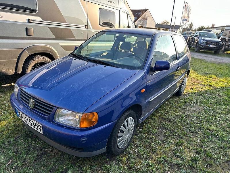 Blau Gebraucht 1997 VW Polo Basis Limousine | 1.300 € (Fairer Preis) - Bild 1/4