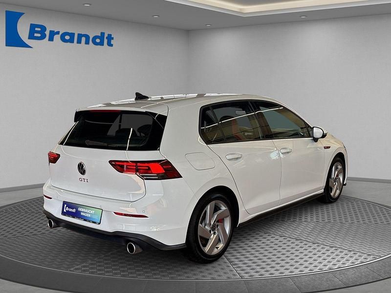 Gebraucht VW Golf VIII GTI 245 PS (180 kW) 2024 Weiß Limousine